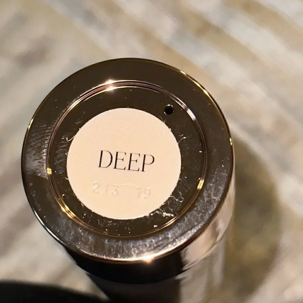 DOLL 10 HydraLux Smoothing Foundation - deep